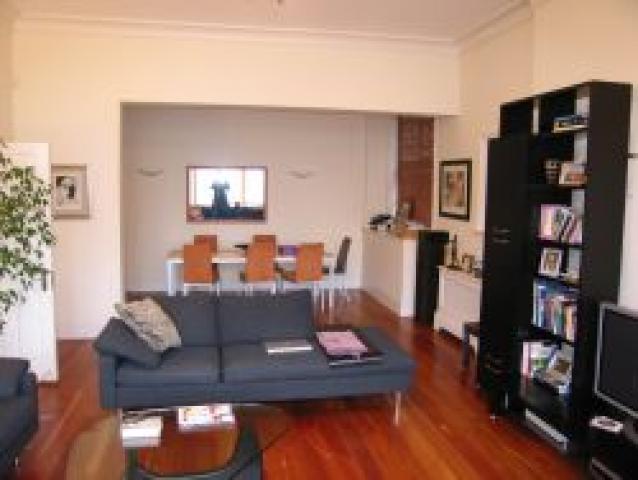 			3 Bedroom, 1 bath, 1 reception Flat			 Bracknell Gardens, HAMPSTEAD NW3